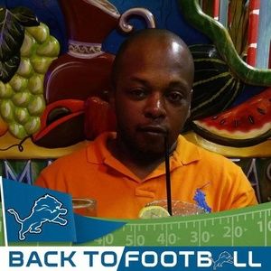 Meet your Posher, Carlos